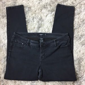 TORRID BLACK SKINNY JEAN  - Size 18T